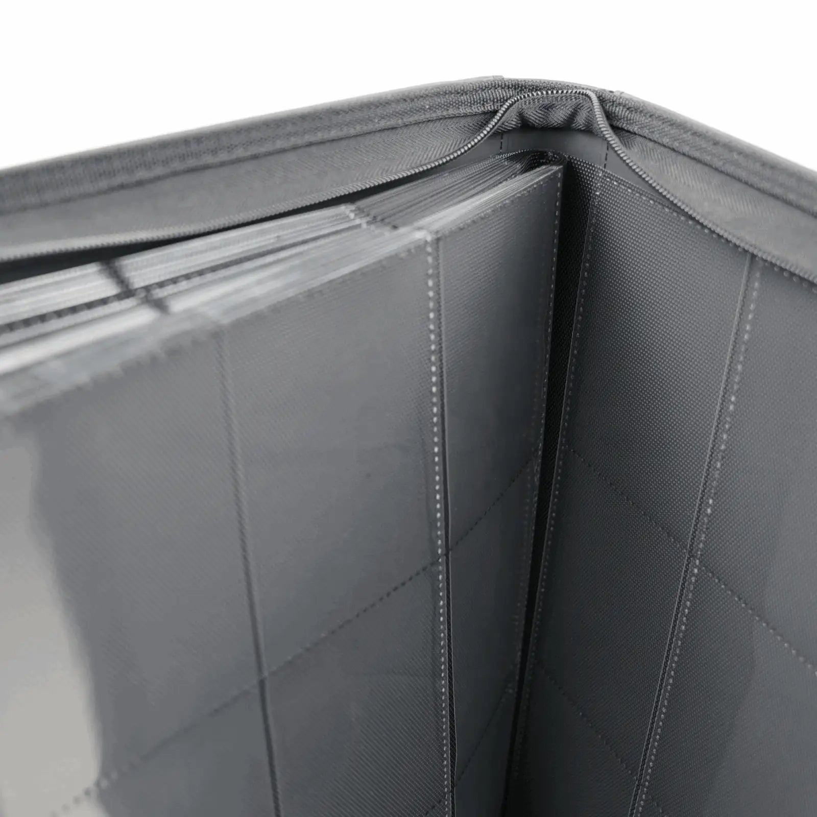 cardcosmos - 9 Pocket Zip Premium Leather Binder - Schwarz/Schwarz